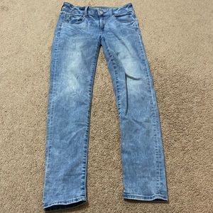 Denim wash American eagle jeans, size 4.